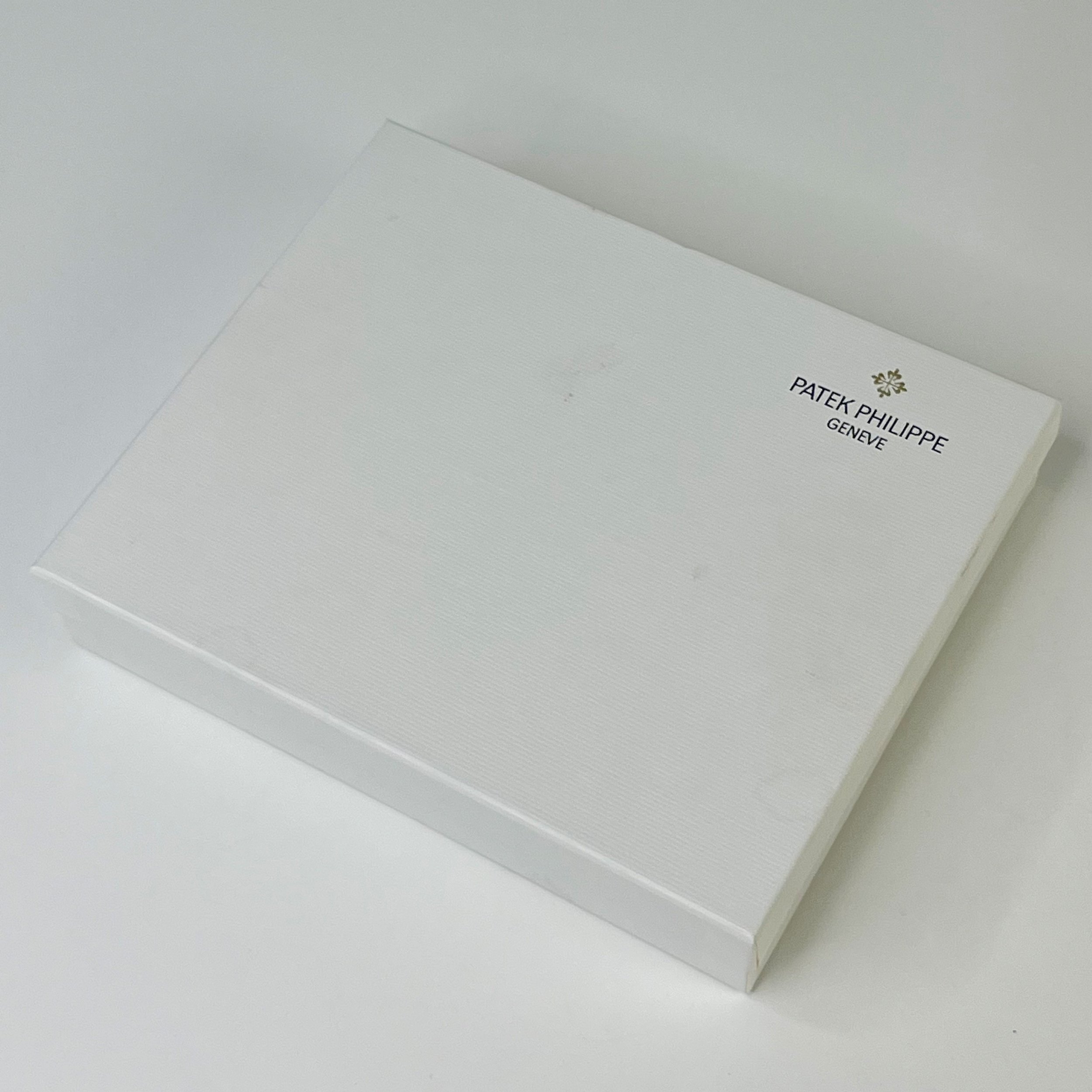 PATEK PhILIPPE 空箱　手帳　本 Patek Philippe Geneva Museum Collection Porcelain Tray with